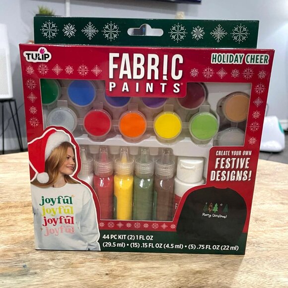 5/$20 NEW Tulip Holiday Cheer Fabric Paints Kit - Picture 2 of 6